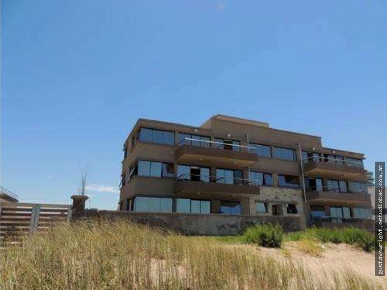 DEPARTAMENTO FRENTE AL MAR EN VENTA